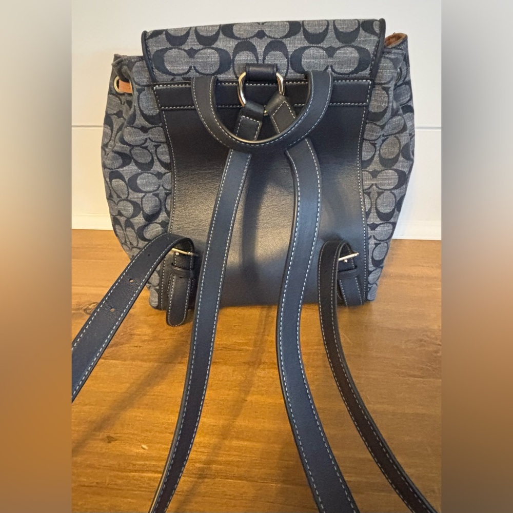 COACH Kleo Backpack in Signature Blue/gold Chambray - 10" x 11" x 6.25 - Picture 4 of 8